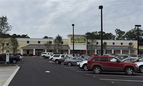 Publix ladys island south carolina - It's alive with energy. That's the Publix Deli. It's a welcoming place for hungry customers to find their favorite subs, party platters, or easy meal solutions. Selecting quality sliced meats for their sandwiches from associates who care. Discovering a specialty cheese or cuisine to try. Delicious food served quickly because we …